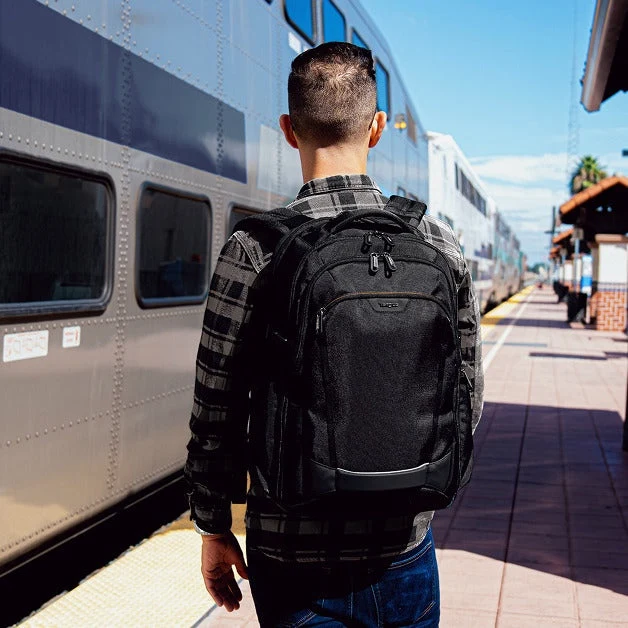 Mochila de viaje Voyager EXP de 17 pulgadas