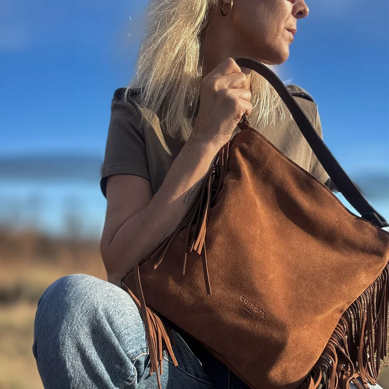 Bolso de hombro de flecos Bravo de serraje CUIROTS