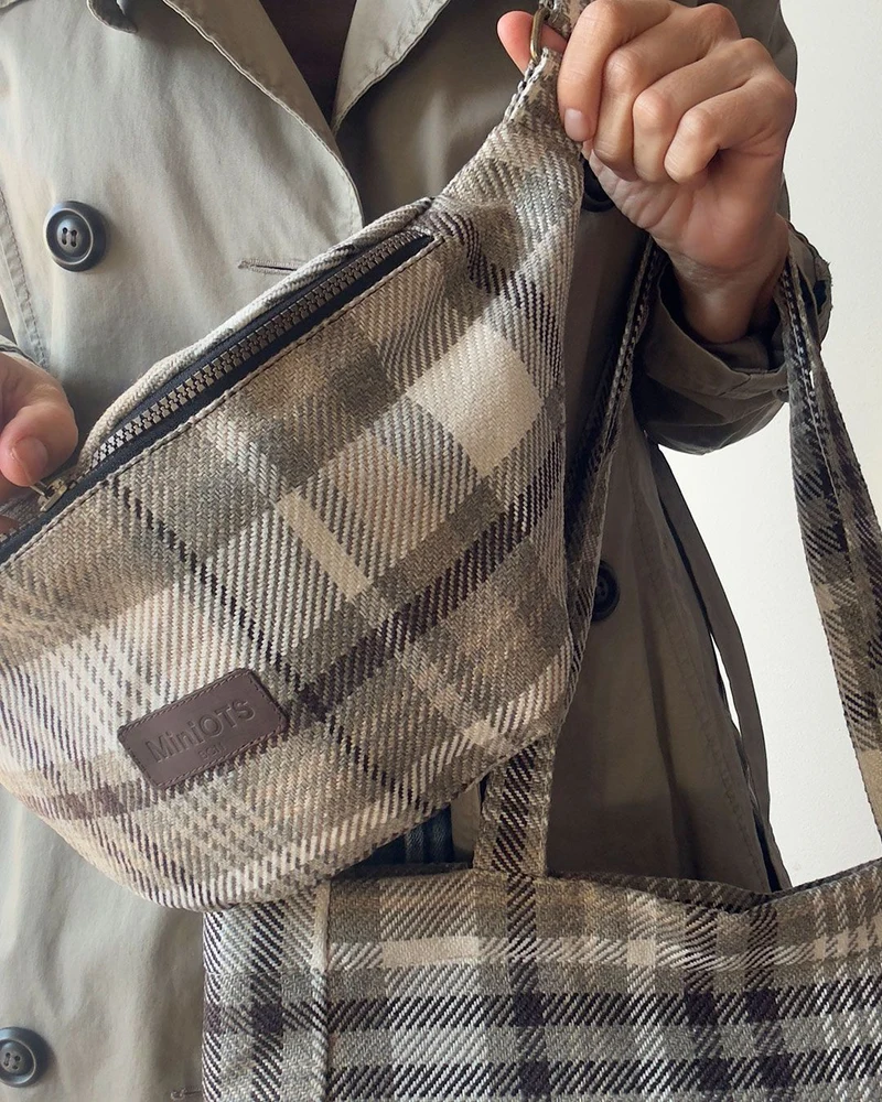 Bandolera riñonera mediana MINIOTS estampada