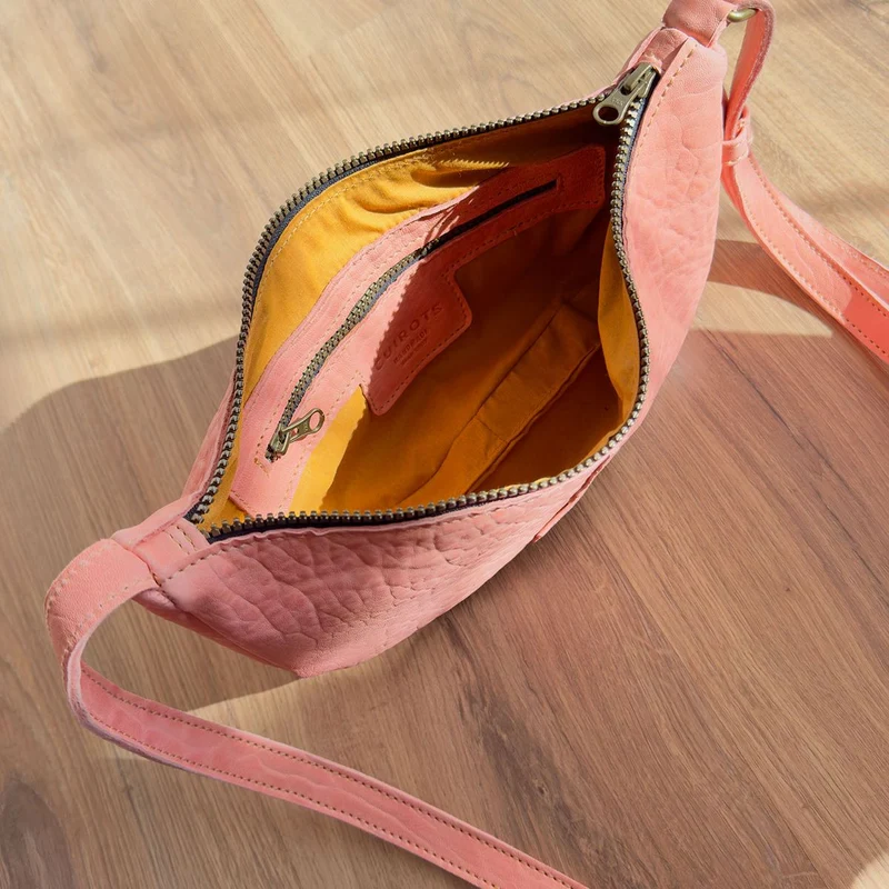 Bandolera media luna CUIROTS Australia de piel
