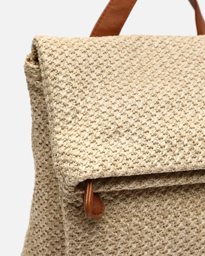 Ralen mochila con solapa efecto rafia