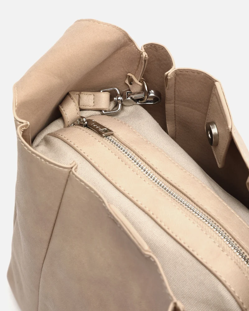 Giselina bolso hobo mediano con neceser interior extraíble ED.