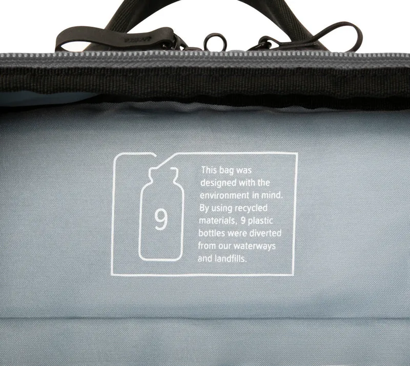 Mochila de viaje Sagano™ EcoSmart® de 16" - Negra/Gris