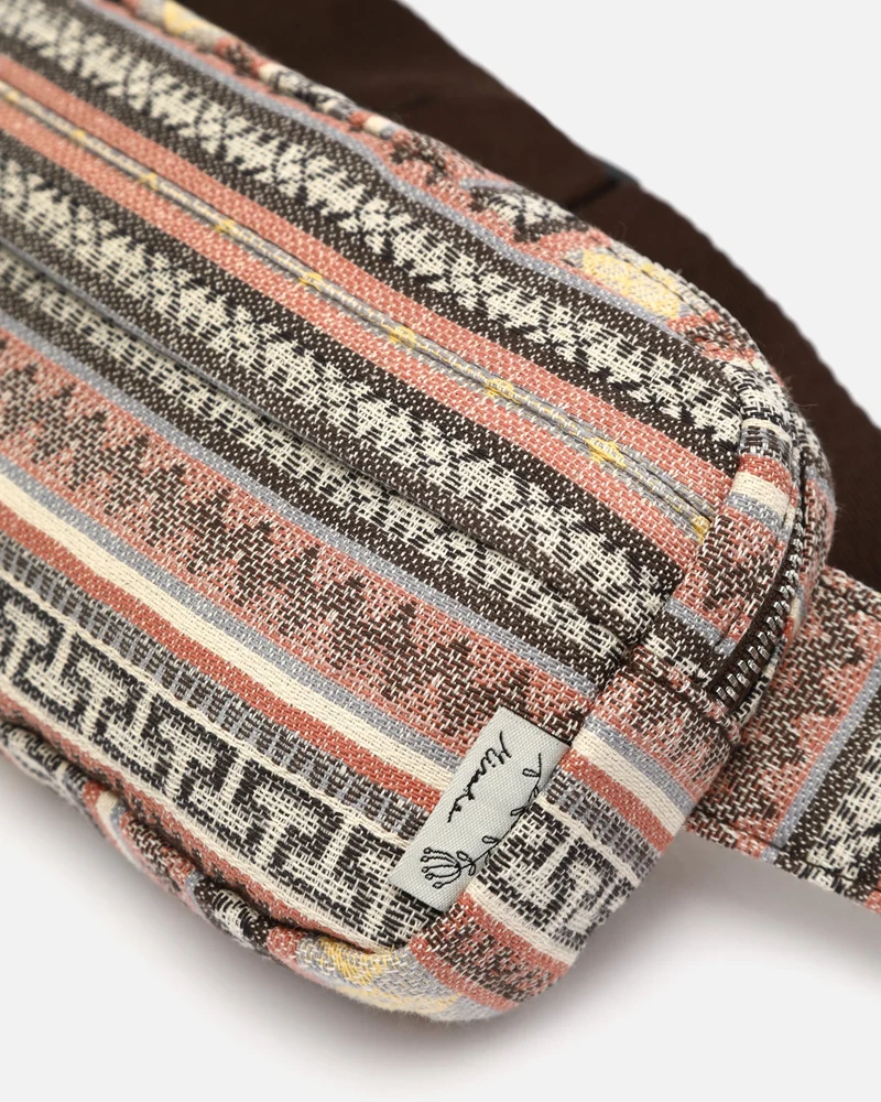 Jaka riñonera con estampado jacquard