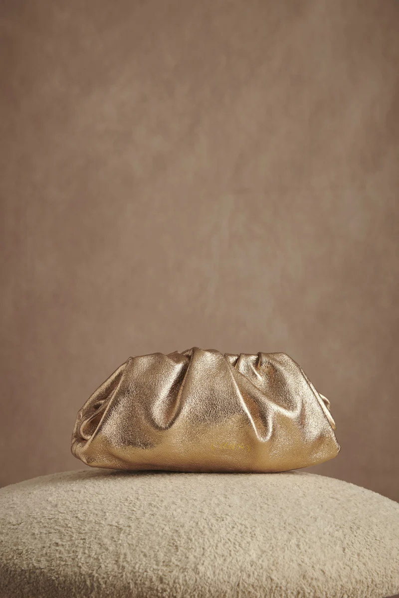 BOLSO MANO DORADO