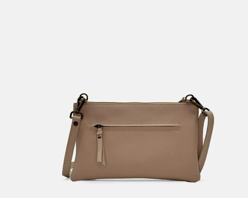 Bolso de mano tipo sobre CUIROTS Thelma