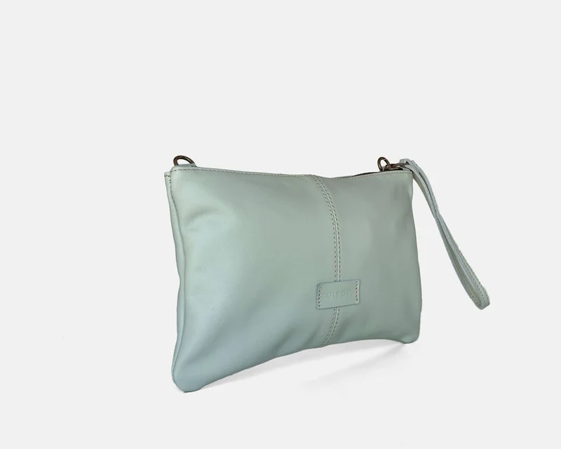 Bolso de mano tipo sobre CUIROTS Olivia