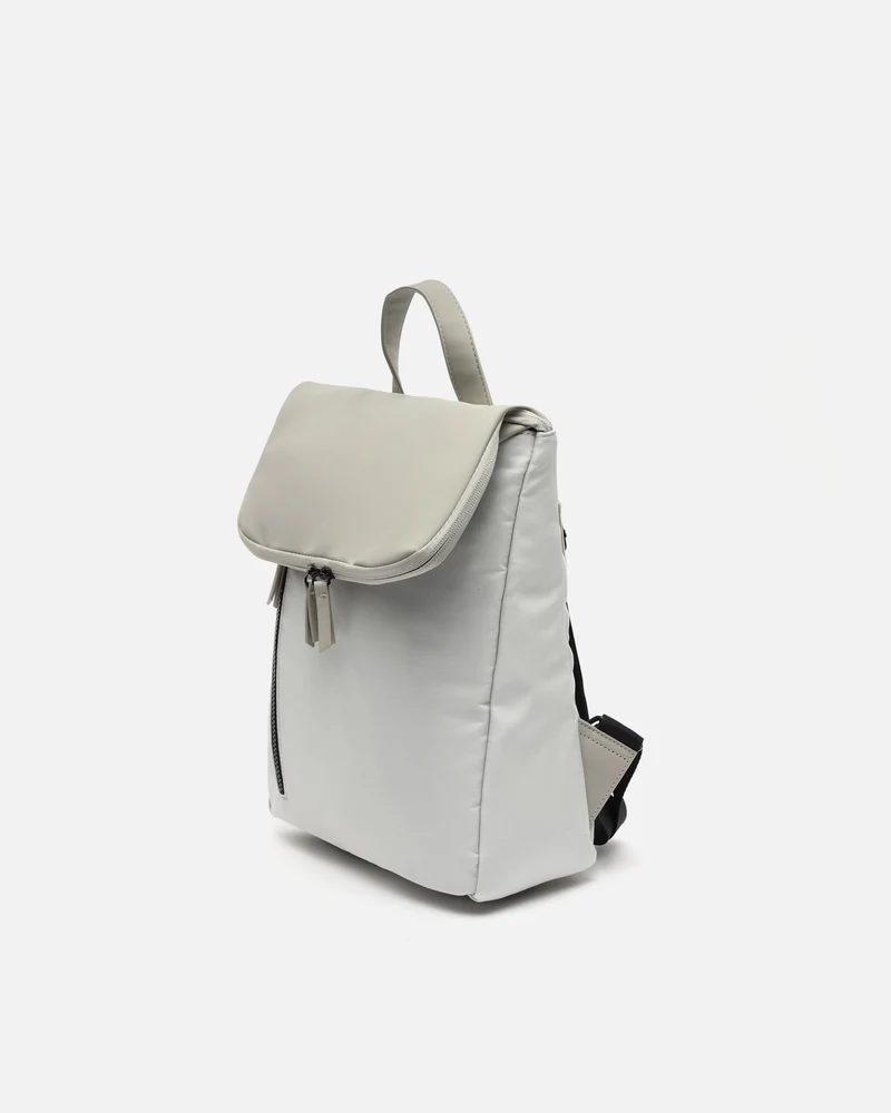Senay mochila con solapa en nylon ED.