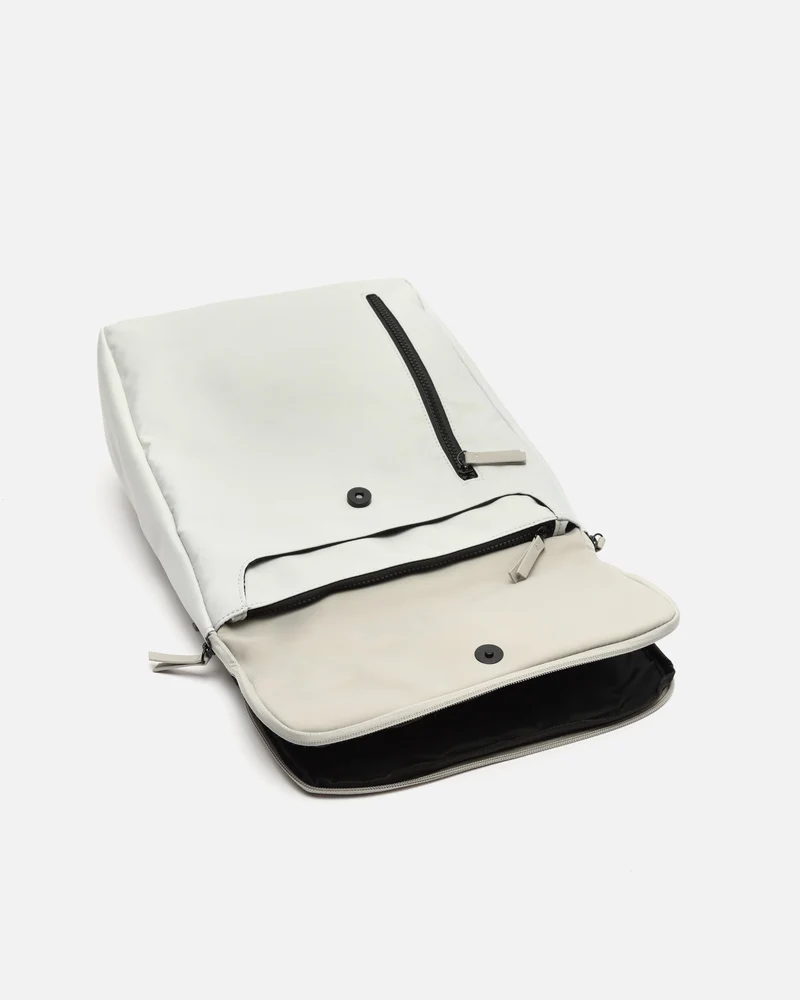 Senay mochila con solapa en nylon ED.
