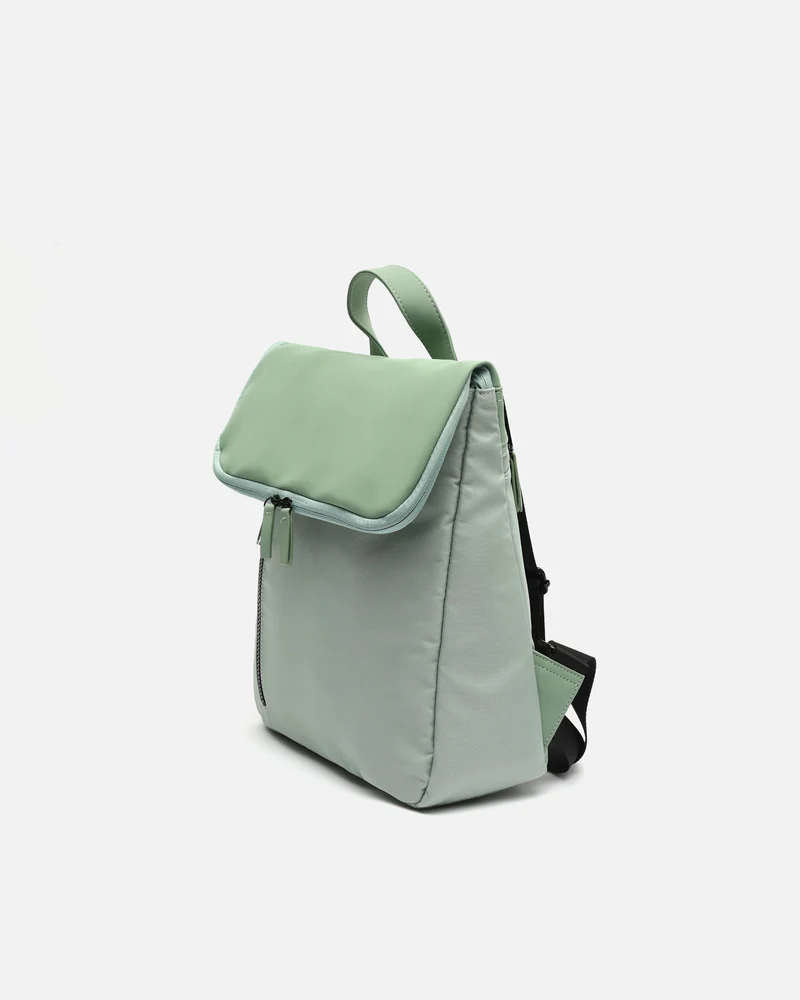 Senay mochila con solapa en nylon ED.