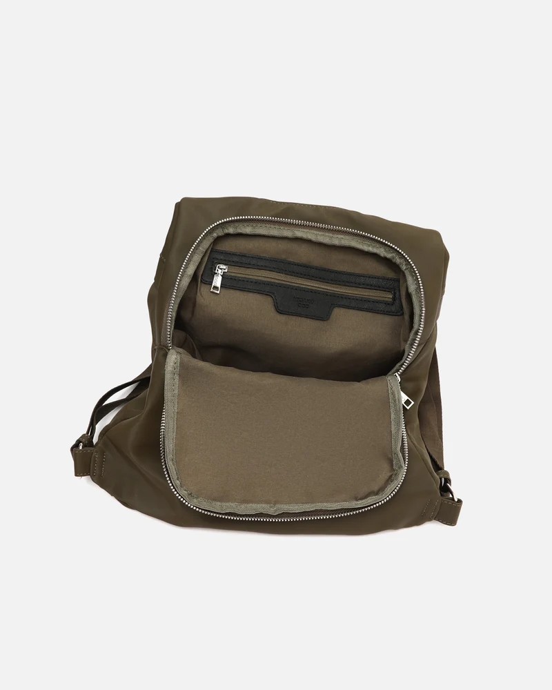 Arema mochila antirrobo en nylon