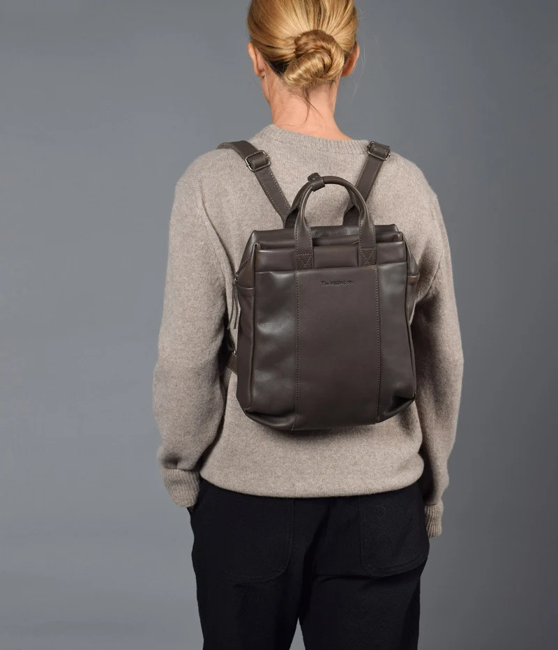 Mochila pequeña de piel THB Triple