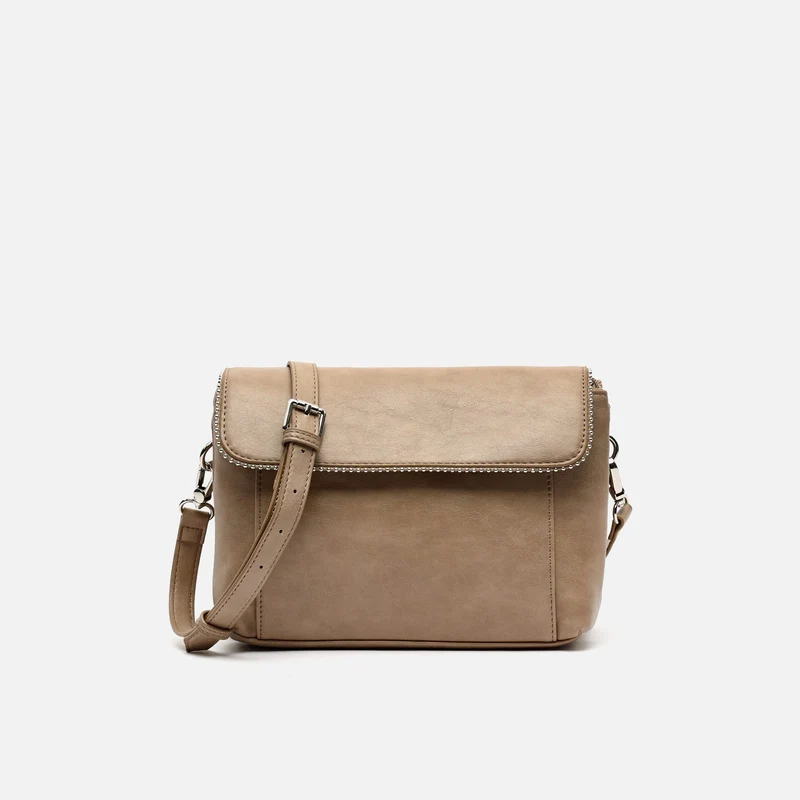 Sibilas bolso bandolera con solapa y detalles metálicos ED.