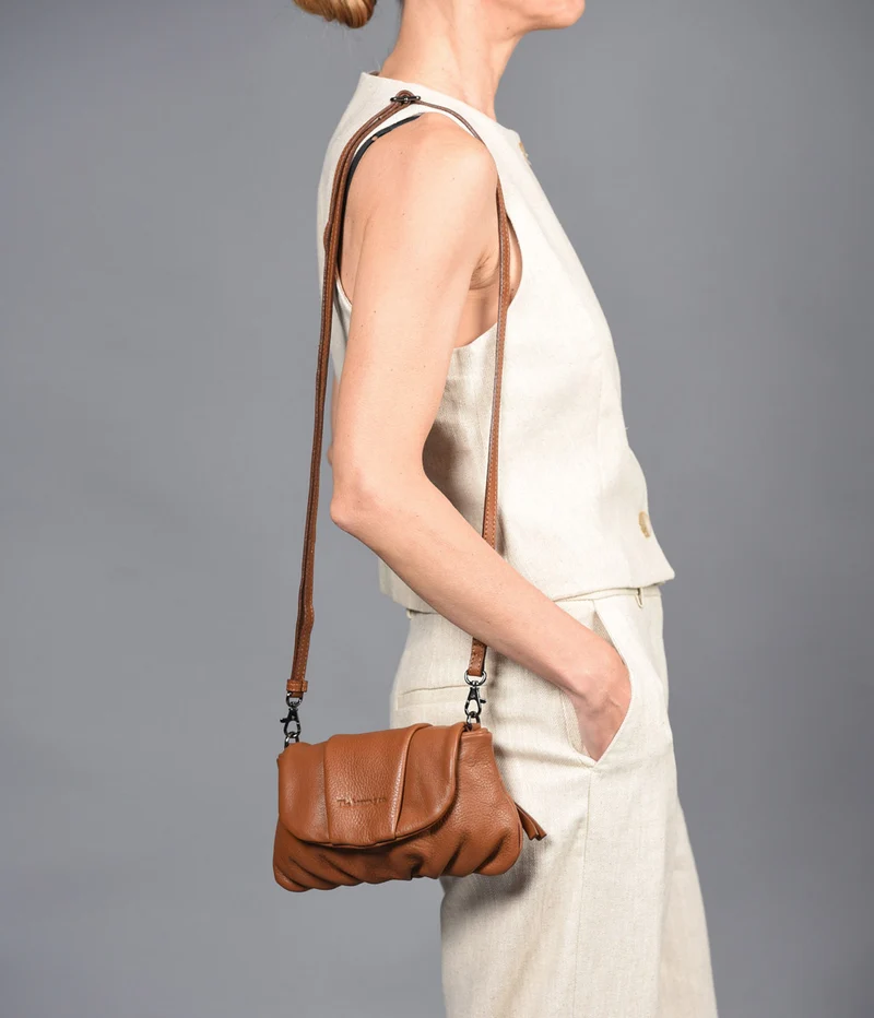 Bandolera pequeña de piel THB Scallop