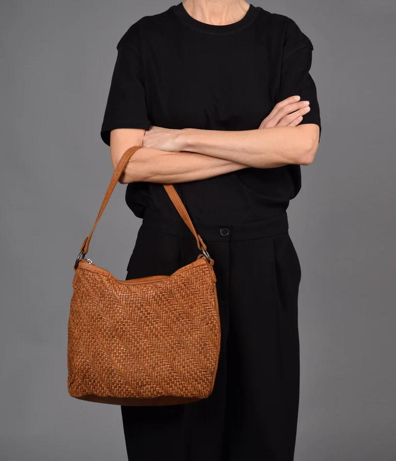 Bolso de hombro de piel THB Plow