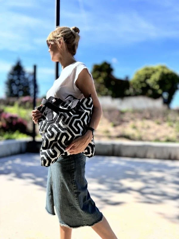 Bolso de hombro Shopper CUIROTS Summer geométrico negro
