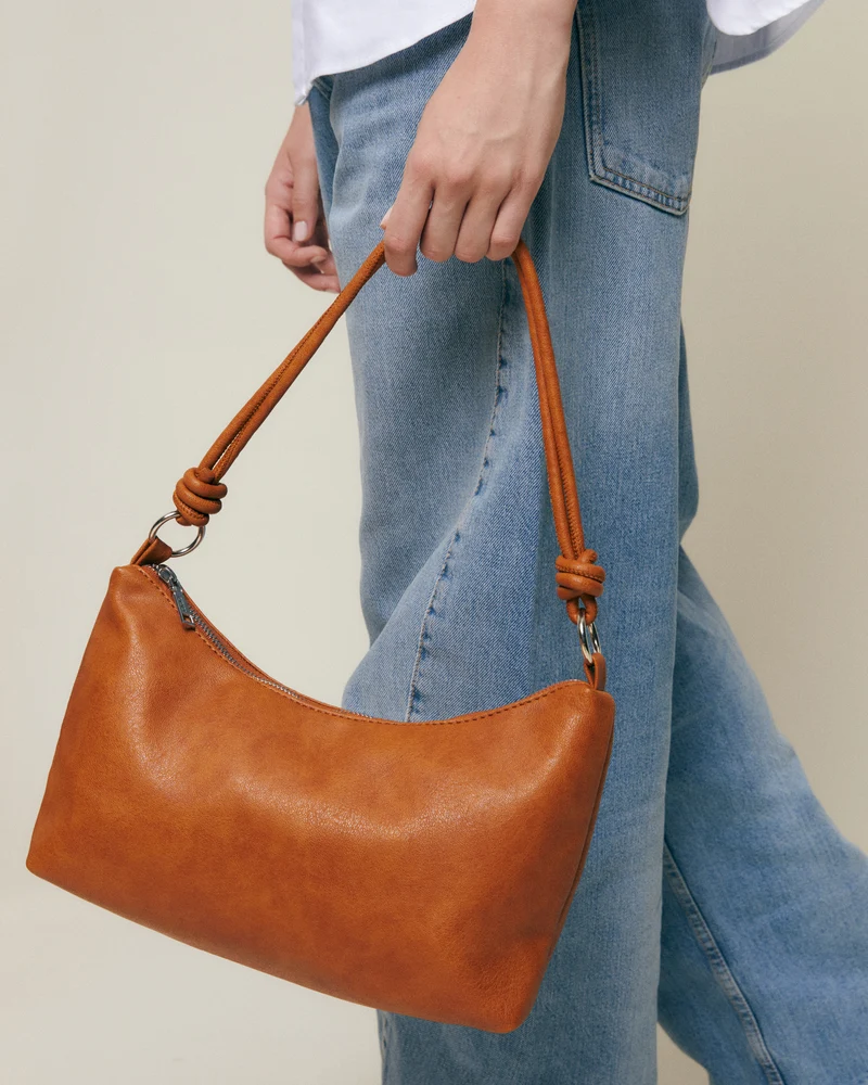 Clau bolso de hombro pequeño con asa bandolera extraíble