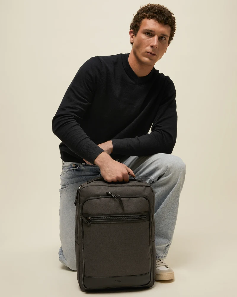 Odin mochila con bolsillo para portátil 15.6 pulgadas