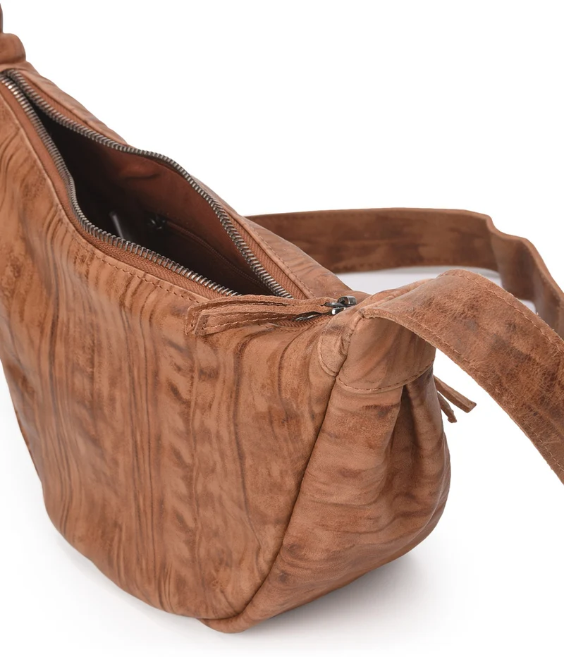 Bandolera medialuna de piel THB Sagano