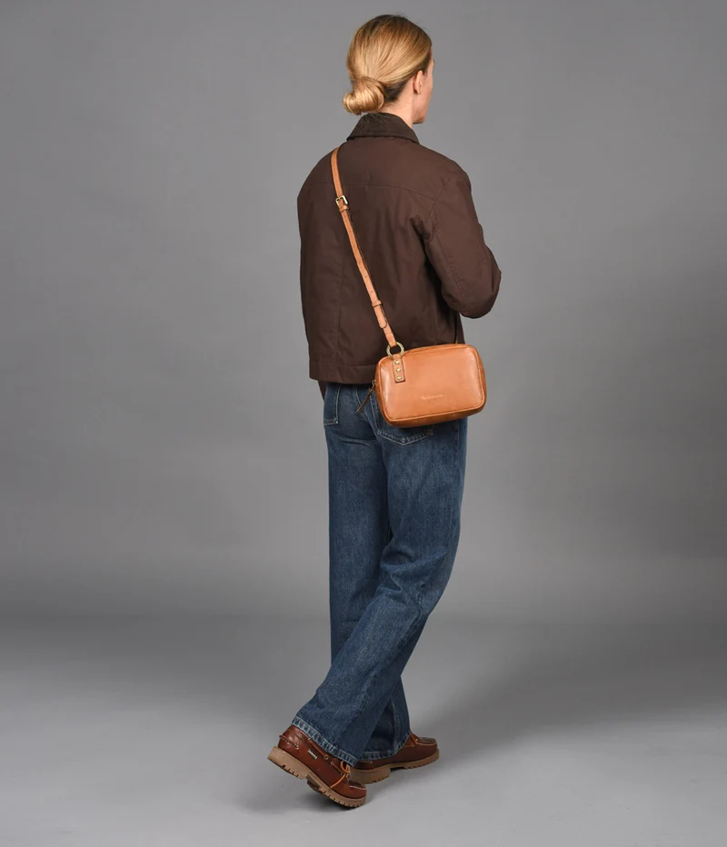 Bandolera mediana de piel THB Slim
