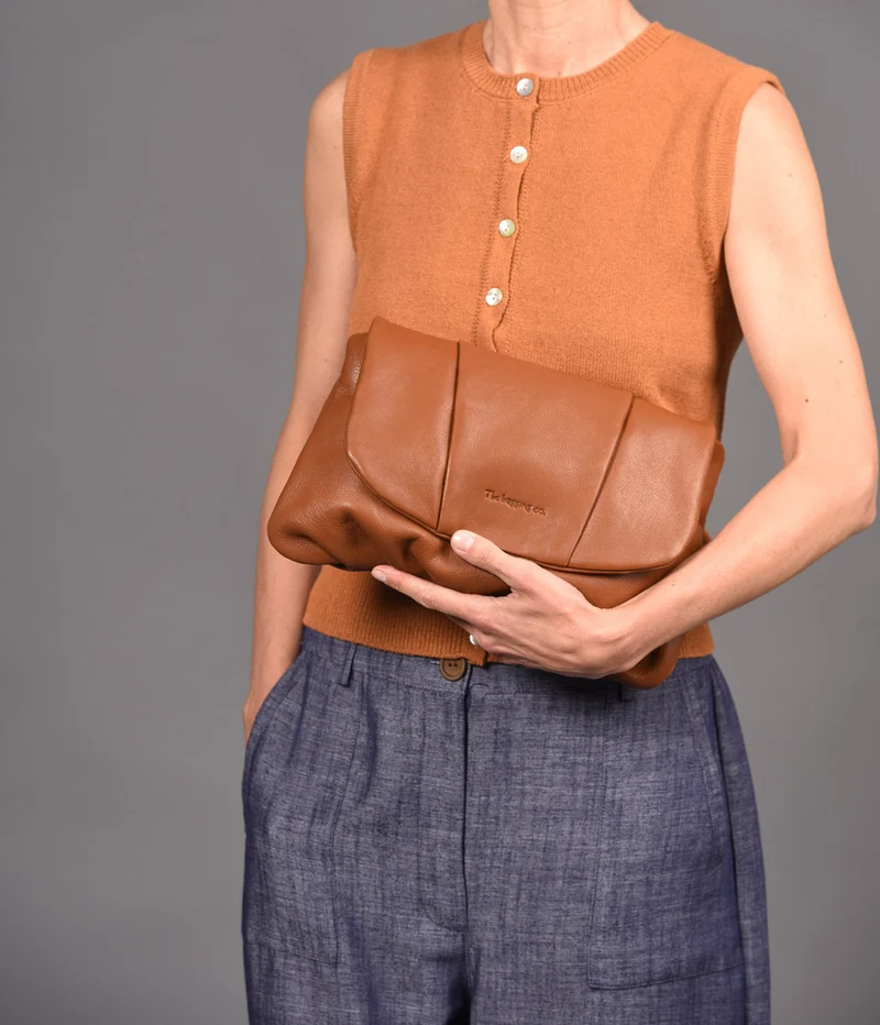 Bandolera grande de piel THB Scallop