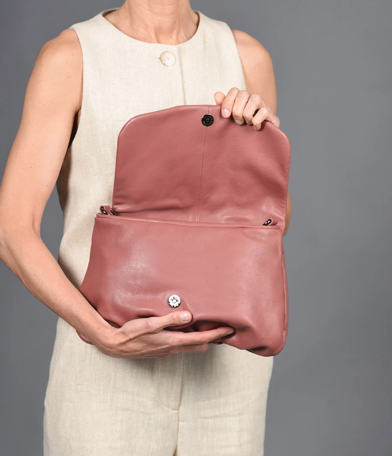Bandolera grande de piel THB Scallop