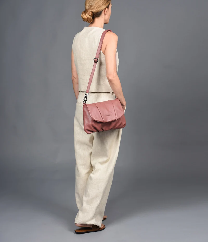 Bandolera grande de piel THB Scallop