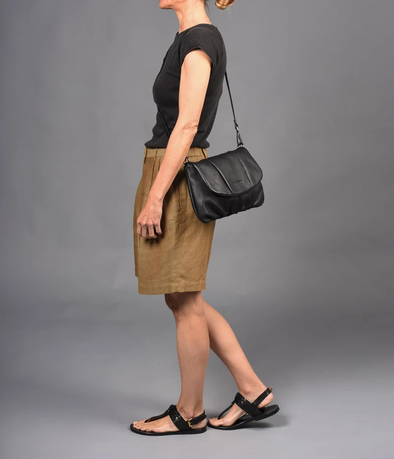 Bandolera grande de piel THB Scallop