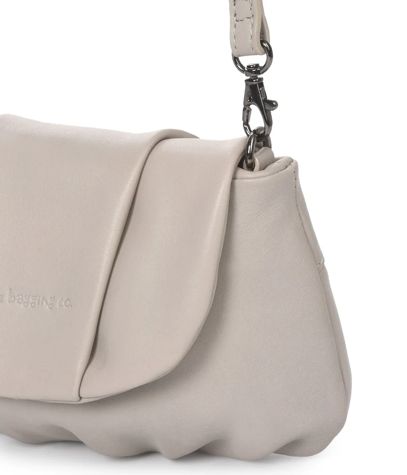 Bandolera pequeña de piel THB Scallop