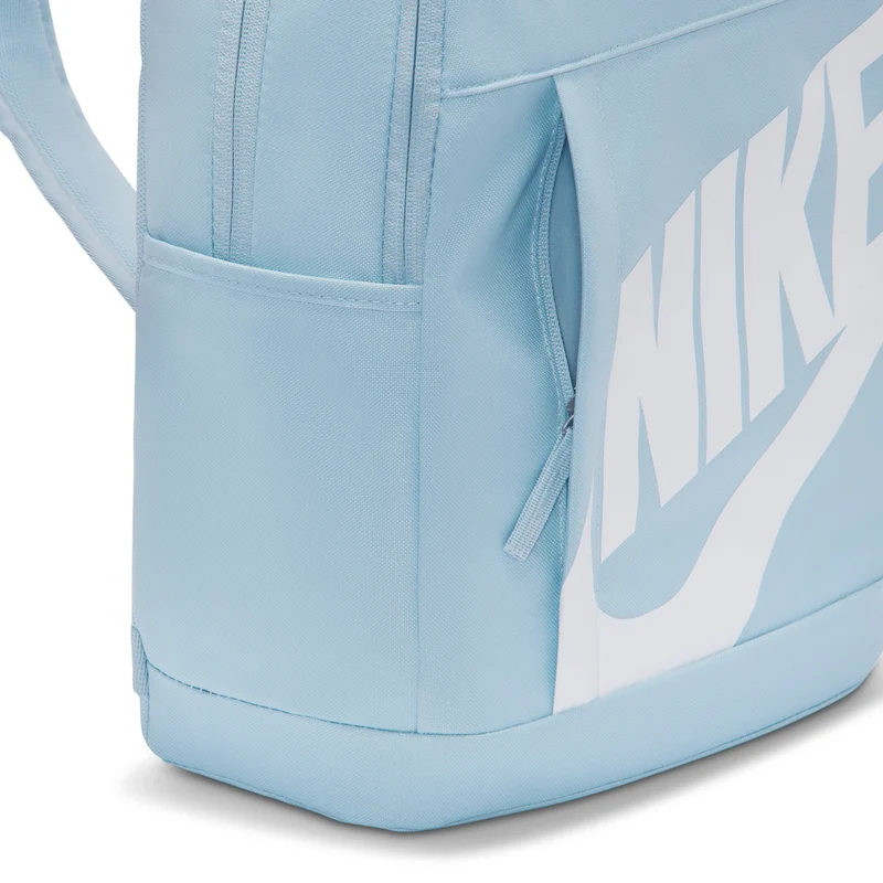 Nike Elemental Mochila 21 – vielseitiger Daypack mit 21 Litern Volumen, robustem Polyestergewebe, sportlichem Design und mehreren Fächern für klare Struktur und schnellen Zugriff im Alltag, Schule und Sport.
