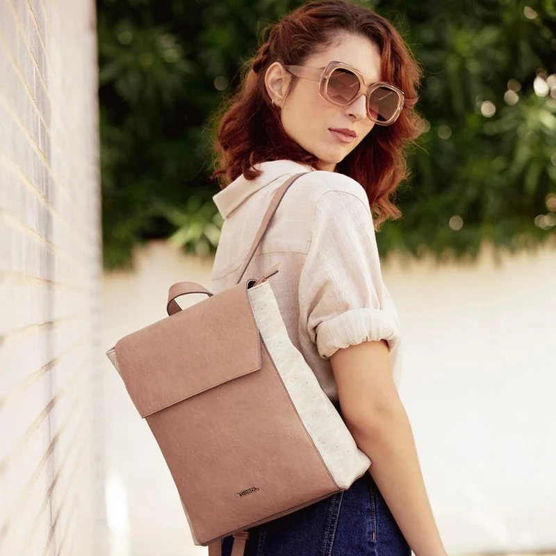Mochila Gabol India Marrón Impermeable con Solapa