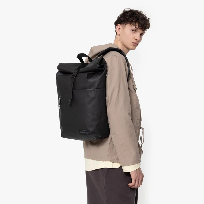 Eastpak Up Roll Tarp - Mochila 44.5 cm (black)