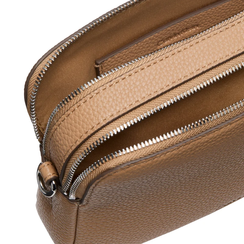 Calvin Klein Webbing Camera Bag - Bolso bandolera (tannin)