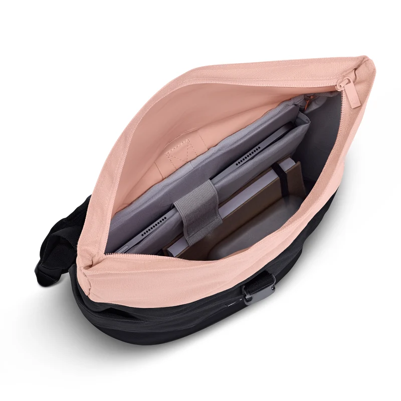 Johnny Urban Luca Small - Mochila Rolltop 36 cm (black-rose)