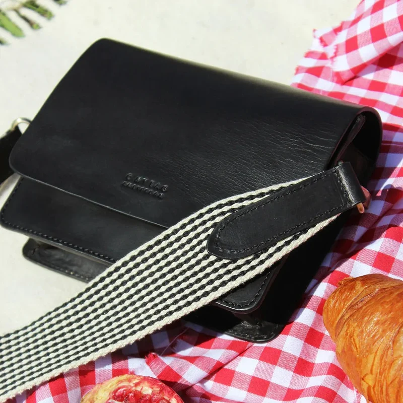 Bolso Mini Audrey Clásico Negro (Correa Tejida/ Correa de Piel)