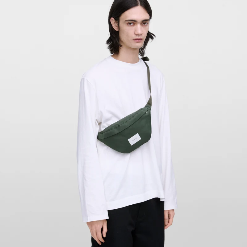 Sandqvist Ground Crossbody - Bolso bandolera 30 cm (dawn green)