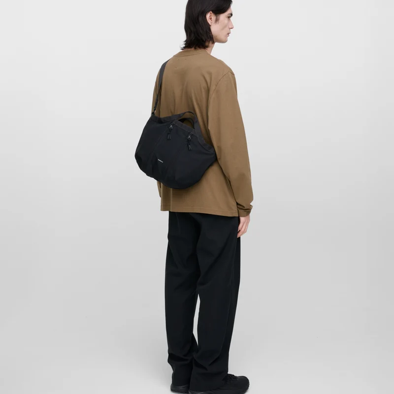 Sandqvist Grid Expandable - Bolso bandolera ext. (black)