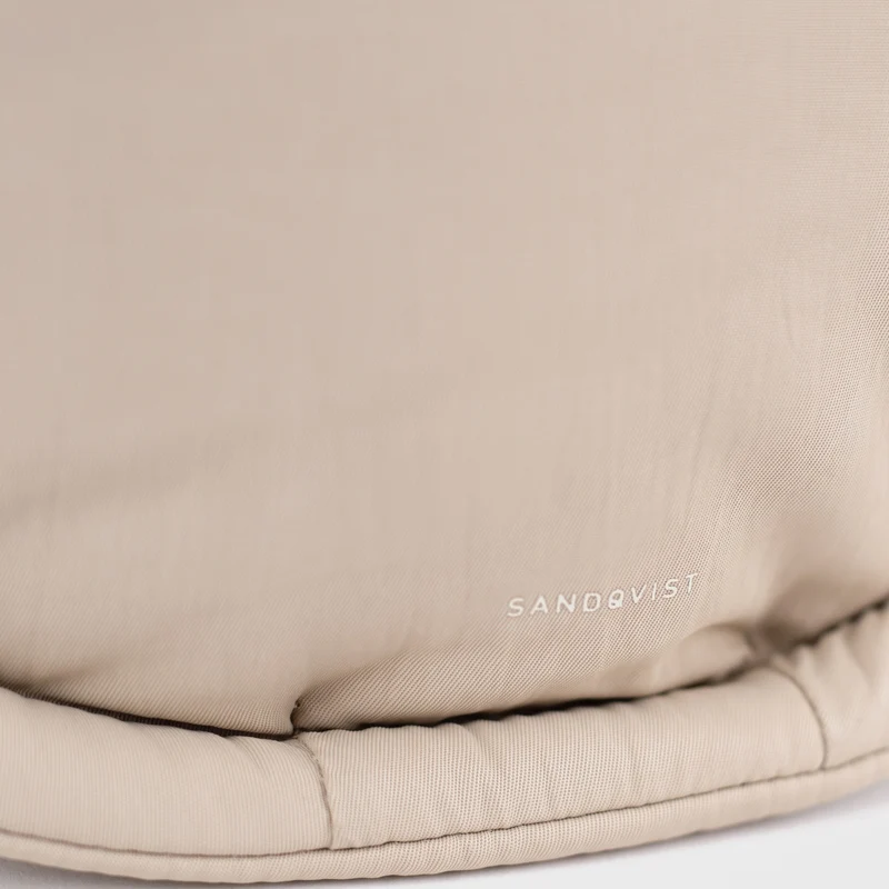 Sandqvist Curve Half Moon Bag S - Bolso bandolera 26 cm (beige)