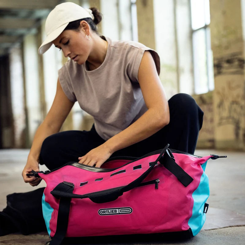 Ortlieb Duffle Lite 40 - Bolsa de viaje / Mochila 53 cm (blue cyber pink)