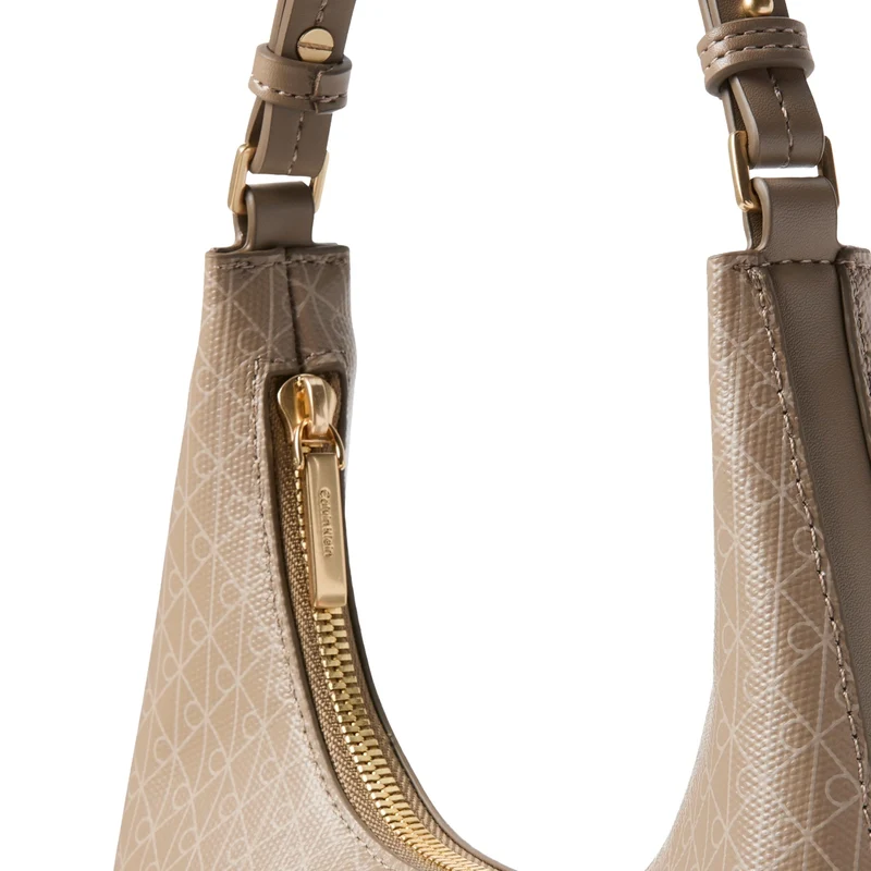 Calvin Klein Coated Emblem - Bolso de hombro 28 cm (desert taupe)