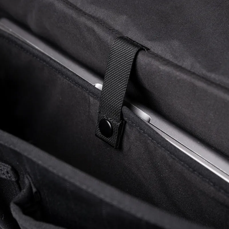 Sandqvist Everyday Messenger Bag - Bandolera 40 cm (black)