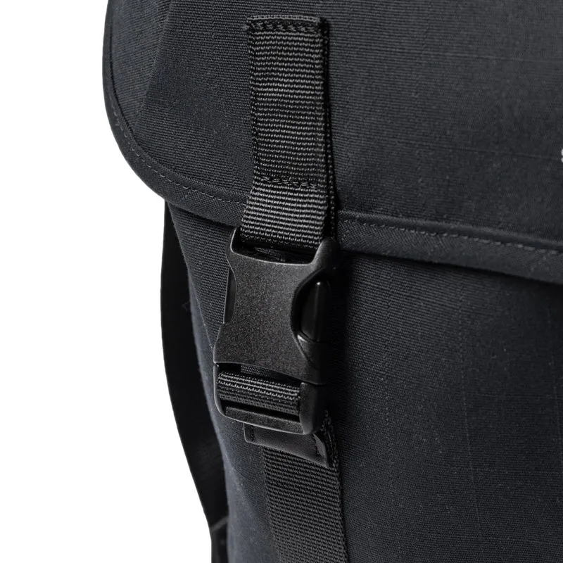 Sandqvist Everyday Messenger Bag - Bandolera 40 cm (black)