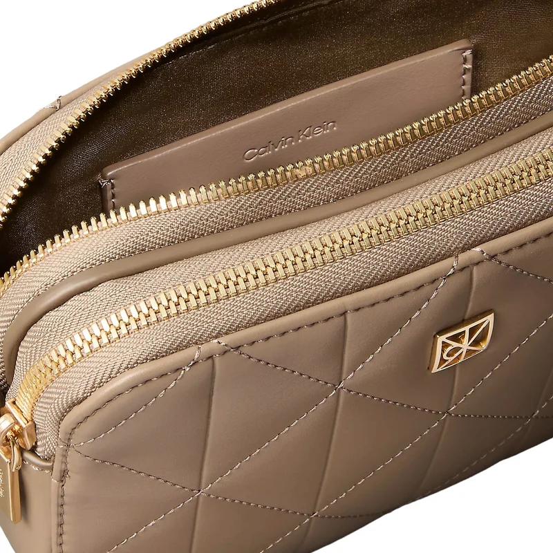 Calvin Klein Quilted Emblem - Bolso bandolera 18 cm (desert taupe)