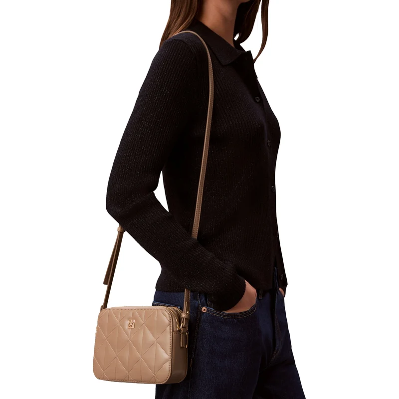 Calvin Klein Quilted Emblem - Bolso bandolera 18 cm (desert taupe)