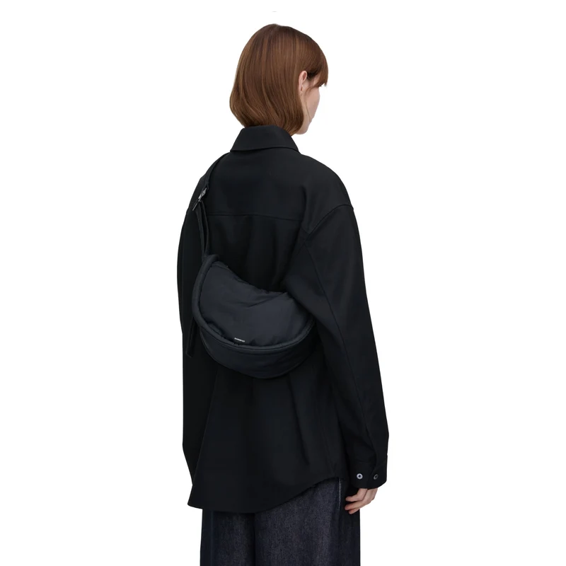 Sandqvist Curve Half Moon Bag S - Bolso bandolera 26 cm (black)