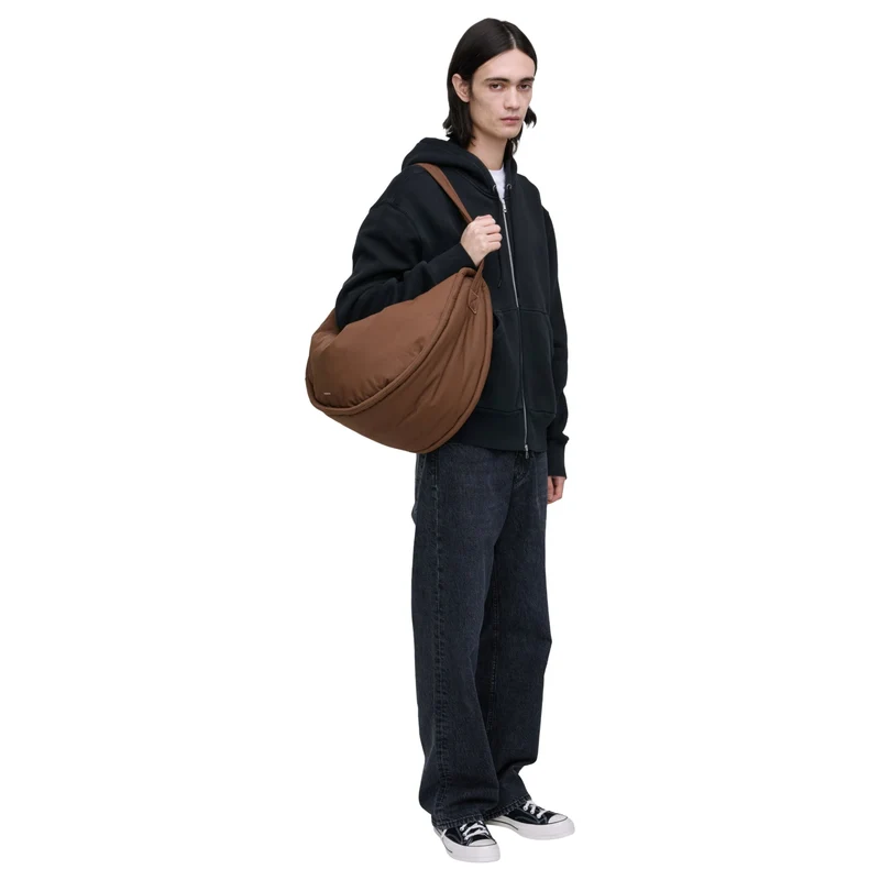Sandqvist Curve Half Moon Bag L - Bolso bandolera 42 cm (dark taupe)