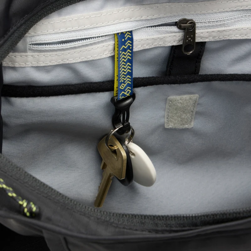 Haglöfs Tight Tote 25 - Bolso bandolera/mochila 40 cm (true black/magnetite)