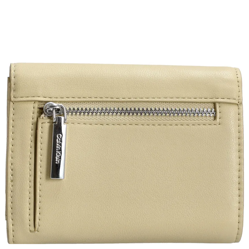 Calvin Klein RE-Lock Medium Trifold - Cartera 3cc 13 cm (parsnip)