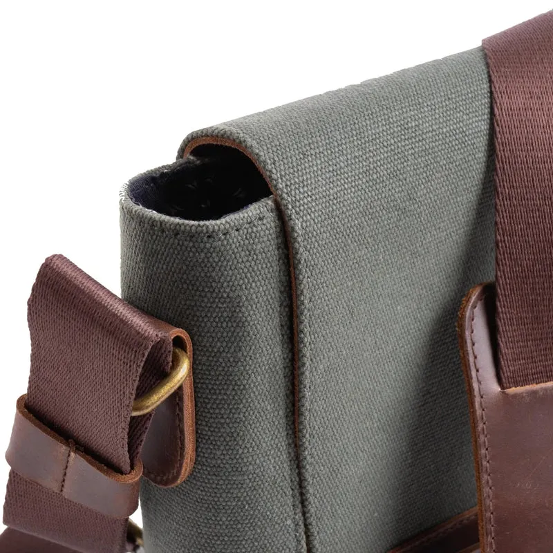 Buckle & Seam Times Canvas- Bolso mensajero 15.7" 36 cm (grün)