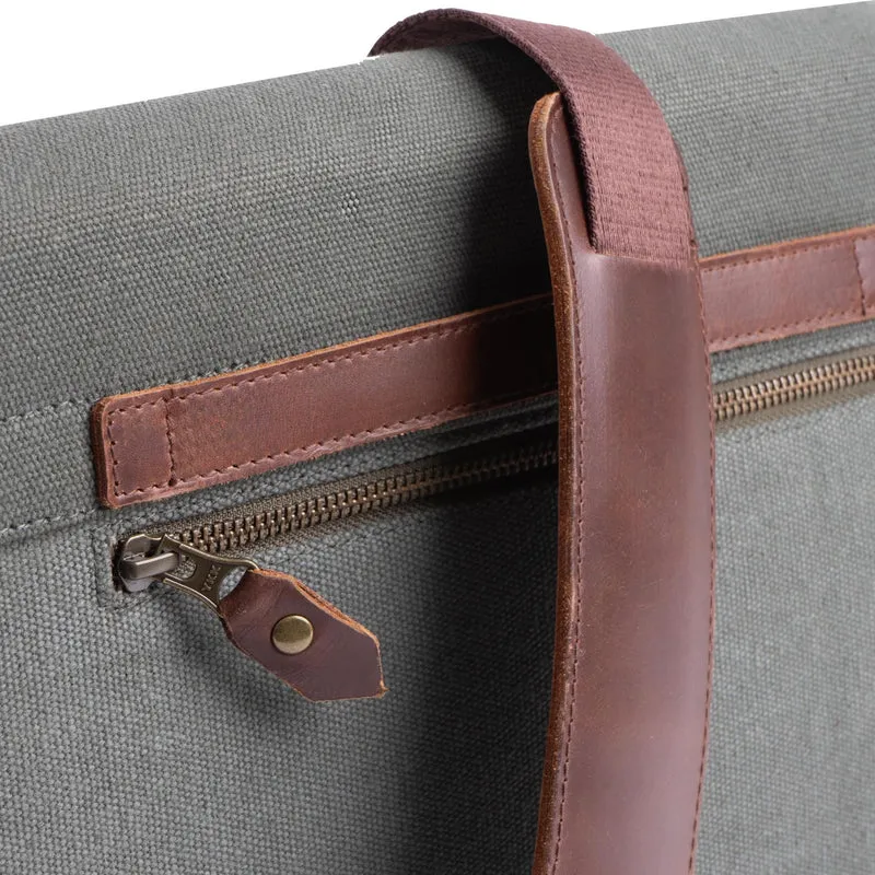 Buckle & Seam Times Canvas- Bolso mensajero 15.7" 36 cm (grün)